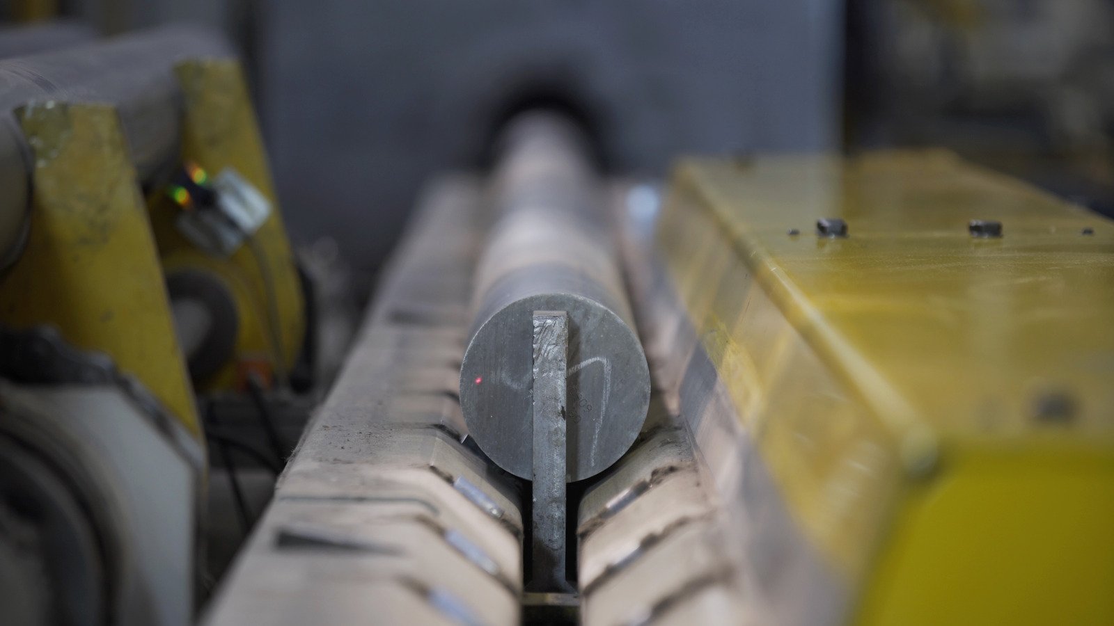 aluminium-extrusion-production-line-factory-warehouse